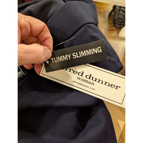 Tummy Slimming Navy Blue Capri Pants – 18W – Comfort Fit – NWT (Alfred Dunner) - Picture 7 of 7